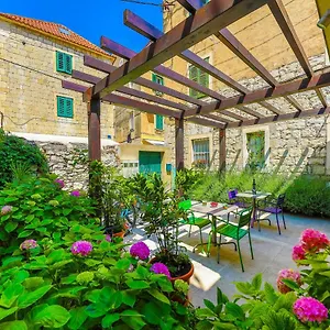 https://apartments-veig.splithotels.org